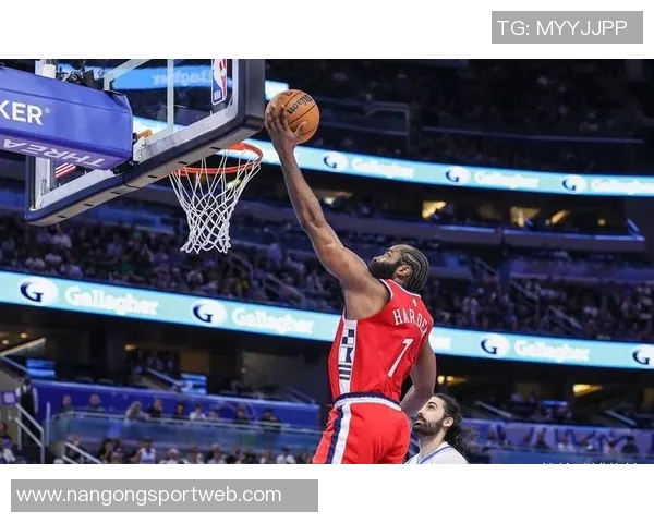 埃奇库姆与马克西联手74分创揭幕战新纪录仅次于哈登伍德组合