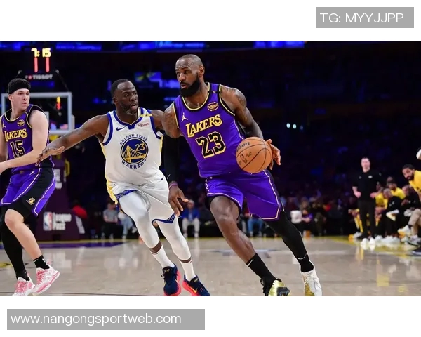 弗莱幽默回应詹姆斯派对邀请担心缺席会影响交易前景